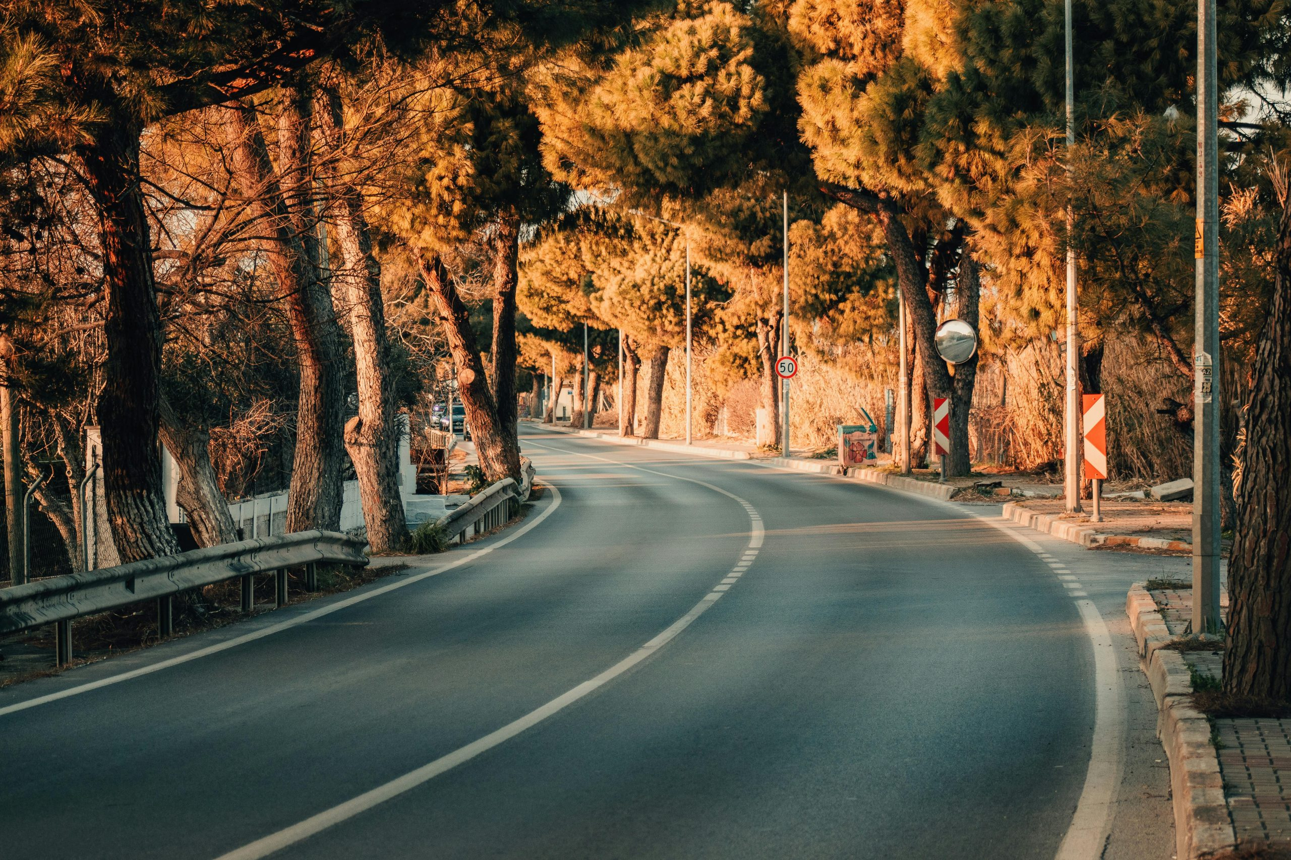 Road Trip Planning: Routes, Pit Stops, Essentials