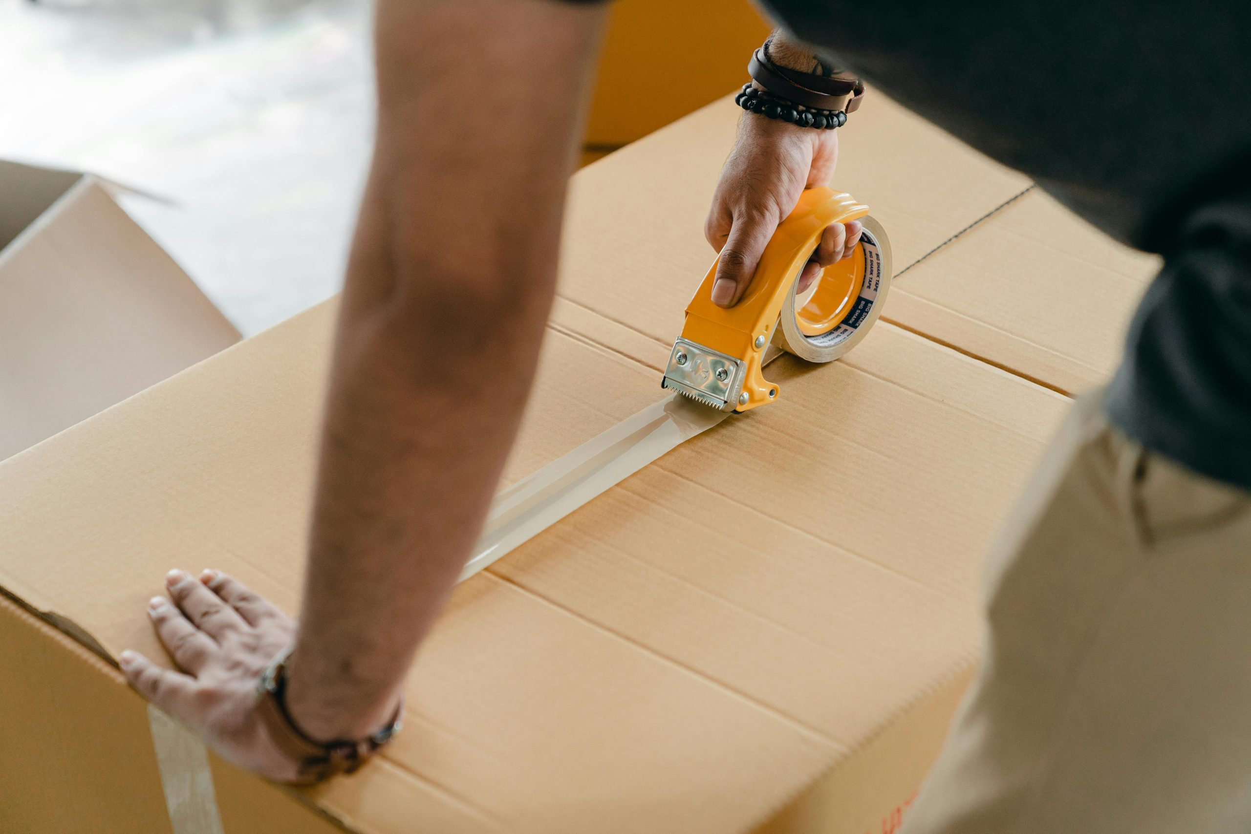 Balancing convenience with cost in subscription box services