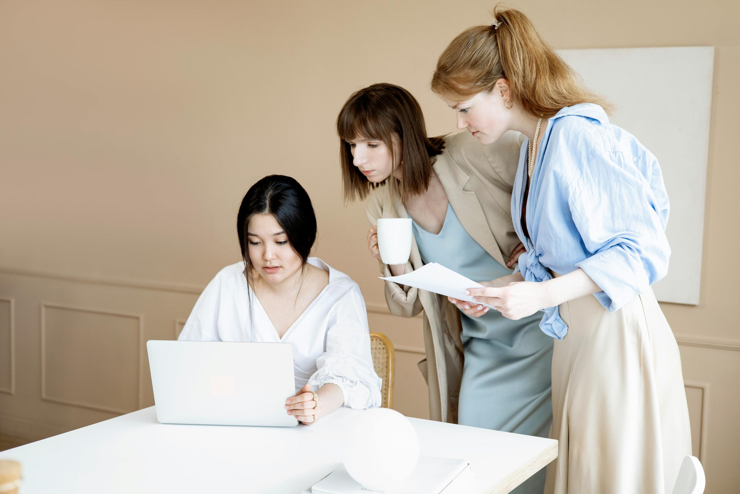 Digital Whiteboards Streamlining Remote Team Collaboration