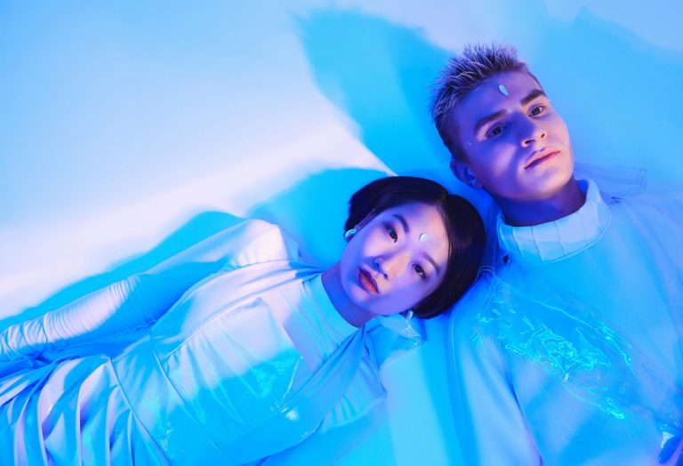 Transparent handbags and shoes lead minimalist trends